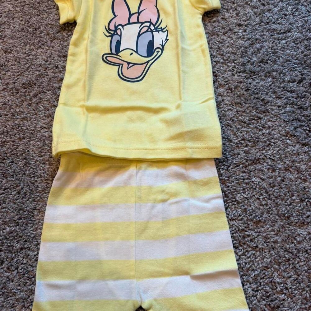 Baby Gap Kids Daisy Pajamas 3 NEW